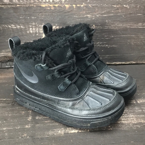 nike woodside chukka